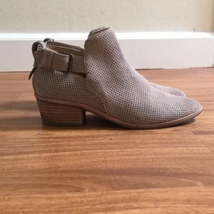 Dolce vita suede ankle boots taupe/tan NWOT!